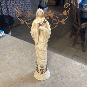 Mera Vic praying angel